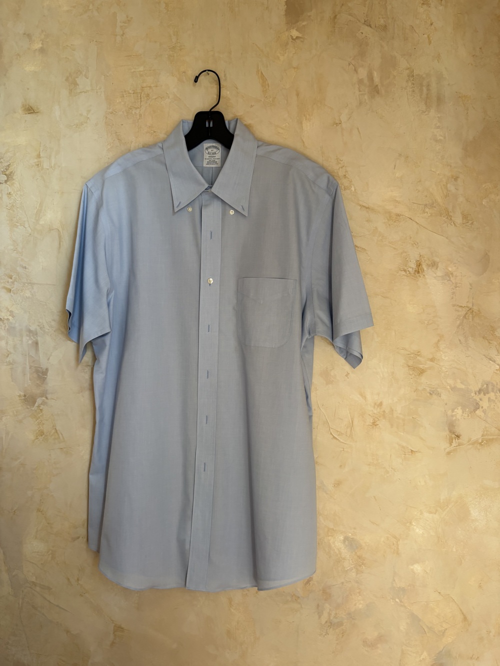 Brooks Brothers Men Short Sleeve Cotton Shirt, great Condition, size 17